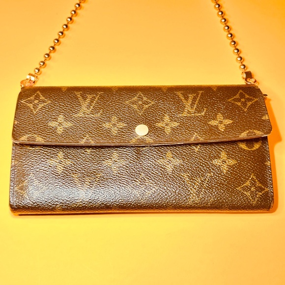 Louis Vuitton Sarah wallet dark Monogram used in decent condition. - Picture 3 of 14